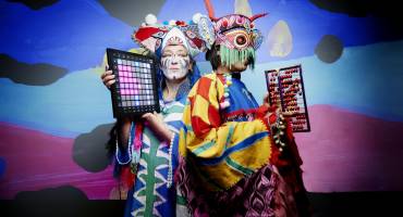 YSEE ET LA TRAVERSEE DU MONDE POINTU ©CyrilleChoupas